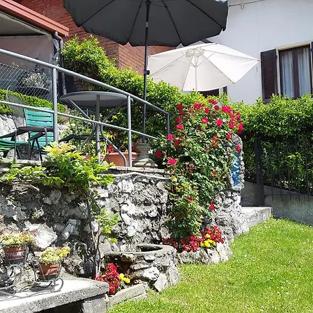 Casa Vacanze Girasole Apartment *