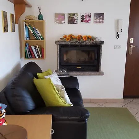 Casa Vacanze Girasole Apartment *